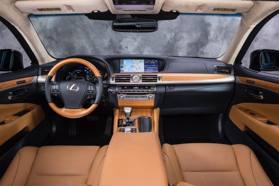  Lexus LS600h L 2013 года  (фото 39 из 45)
